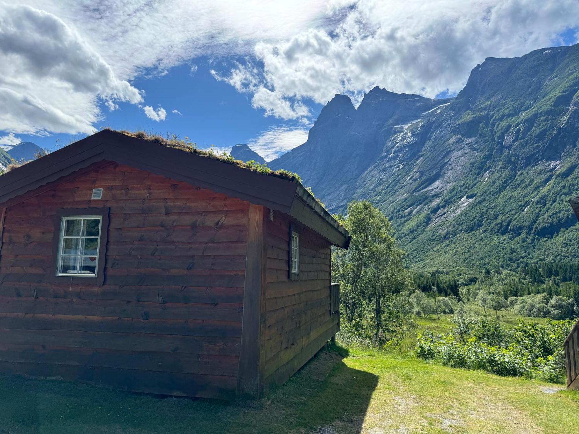 Trollstigen Camping And Gjestegard Åndalsnes Oda fotoğraf